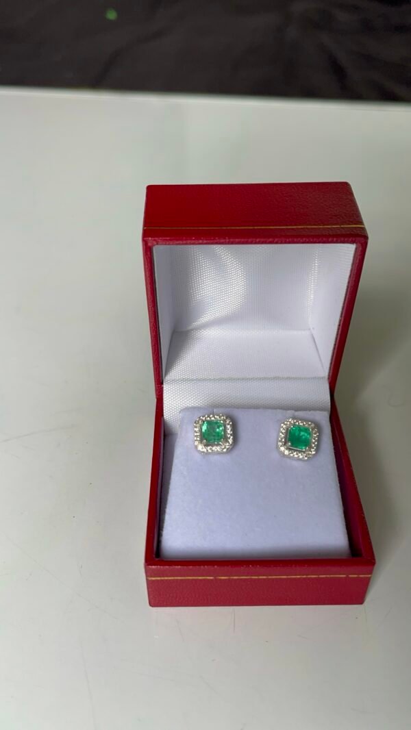 Aretes de   Esmeralda natural colombiana talla cuadrada de las minas de coscues boyaca