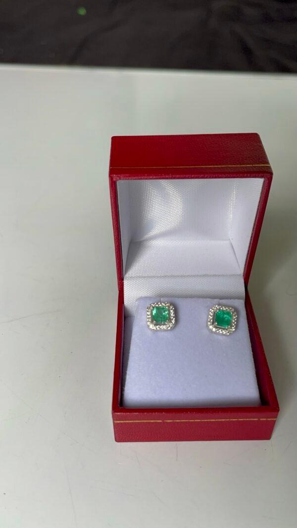 Aretes de   Esmeralda natural colombiana talla cuadrada de las minas de coscues boyaca - Imagen 2