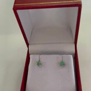 Aretes Esmeralda natural colombiana de las minas de Chivor boyaca en Plata Ley 950 ideal para bebés
